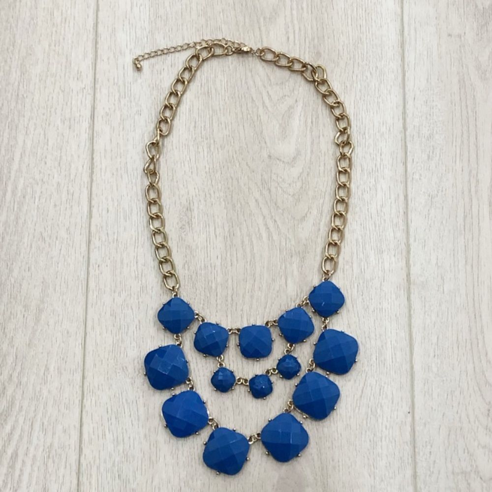 Blue stone layer necklace